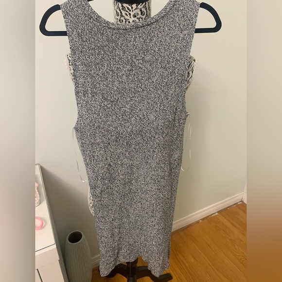 Dynamite womens grey tank sweater with side slits - Picture 4 of 4